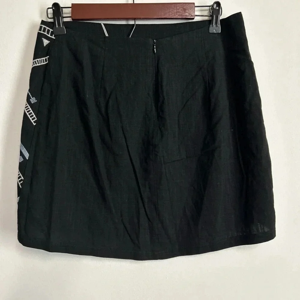 Lush Mini Skirt Women's Medium Black Geometric Embroidered Lined Preppy Acadamia
